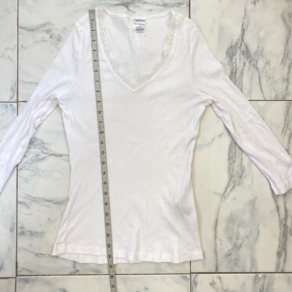 White V-neck Top Size:  Large - Picture 8 of 8